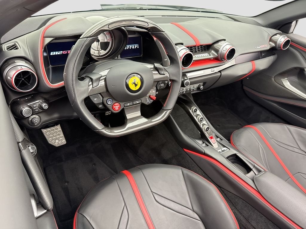 Used 2022  Ferrari Base image 18