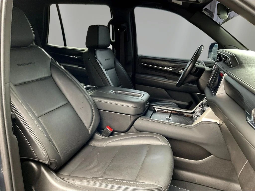 Used 2021 Hunter Green GMC Denali image 29