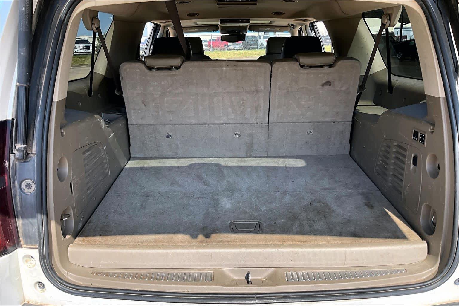 Used 2018 Iridescent Pearl Tricoat Chevrolet LT image 31
