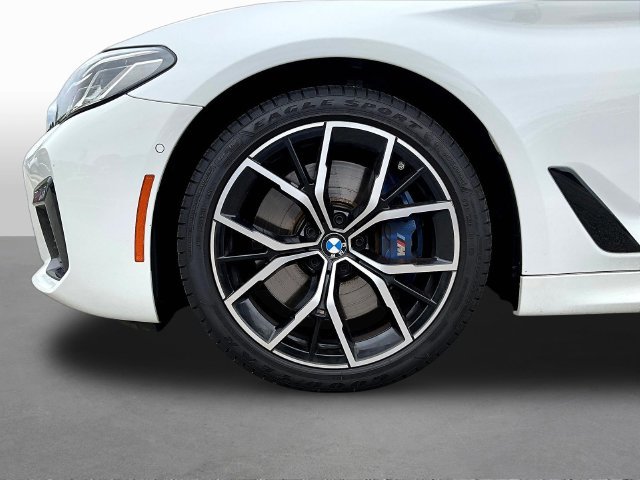 Used 2023 White BMW 540i image 37