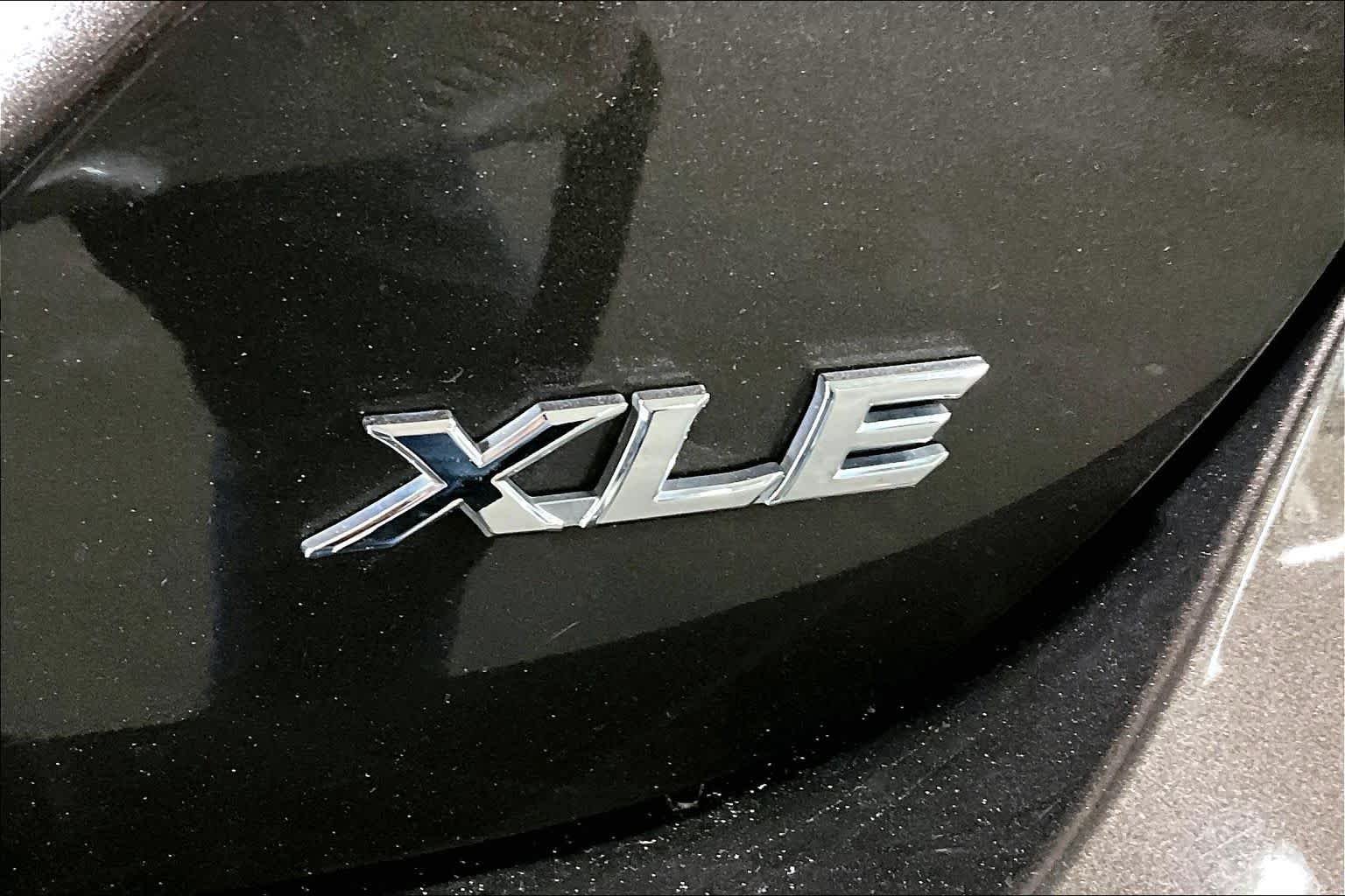 Certified Used 2018 Brown Stone Toyota XLE image 10