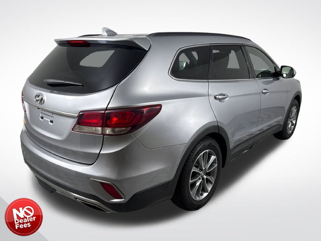 Used 2018 Gray Hyundai SE image 3