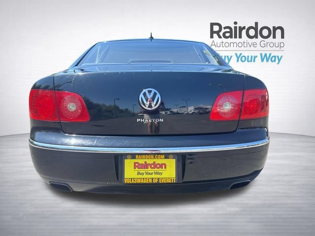 Used 2004 Black Volkswagen V8 image 6