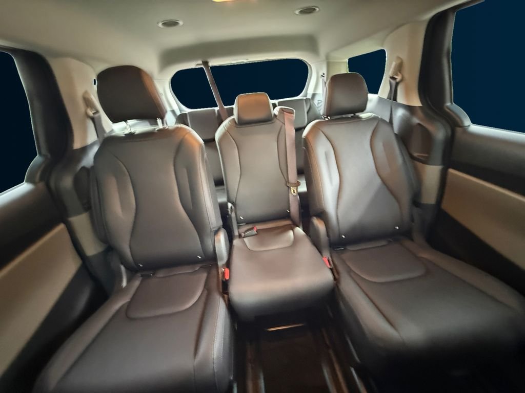 Used 2026 Blue Kia LXS image 18