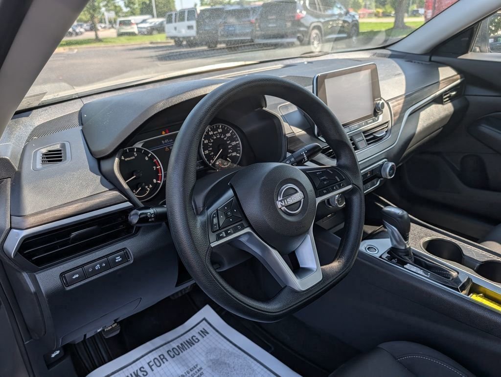 Used 2025 Gray Nissan 2.5 SV image 12