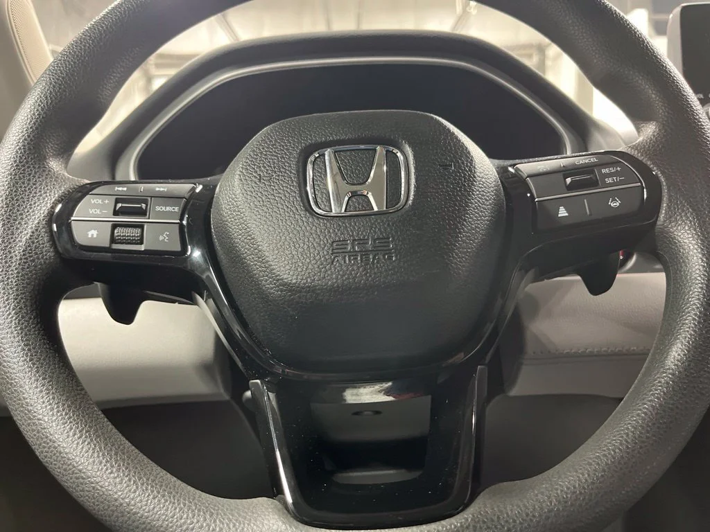 2023 Honda Pilot LX - Photo 16
