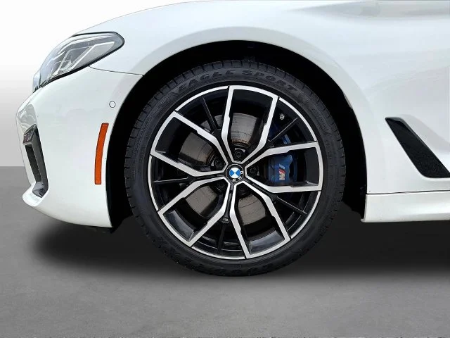 Used 2023 White BMW 540i image 37