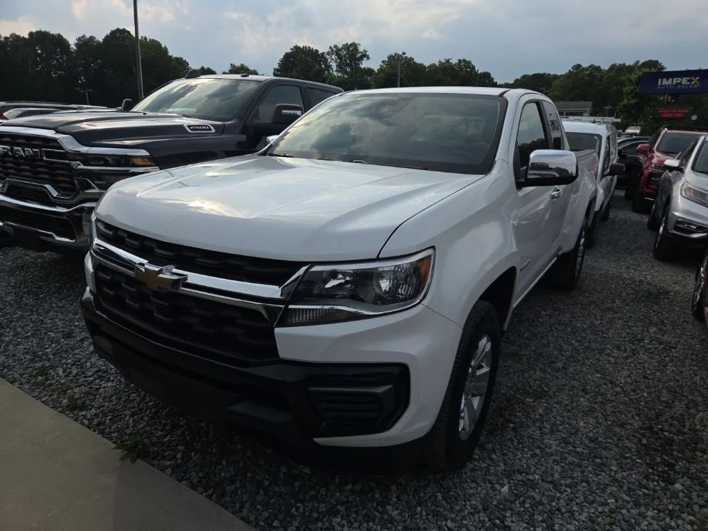 Used 2022 White Chevrolet LT image 1