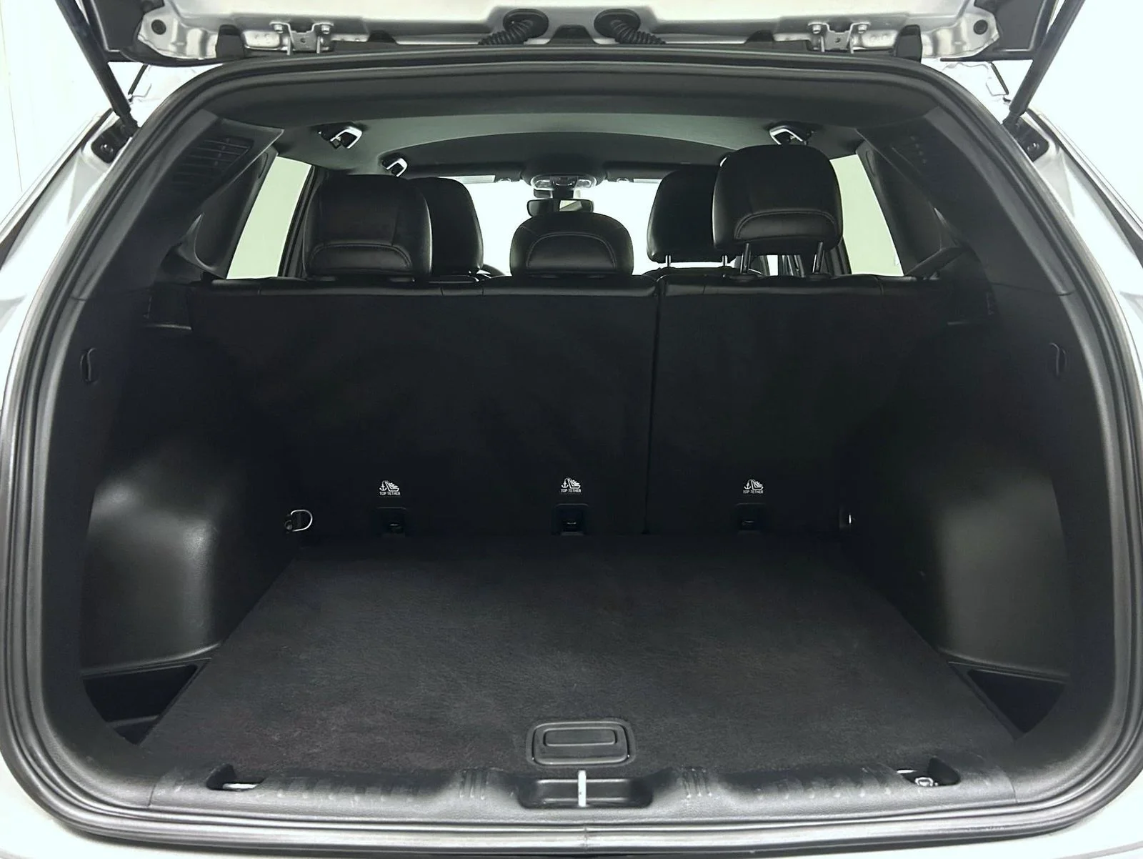 Used 2025 Silver Jeep Limited image 21