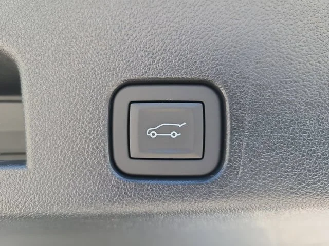 New 2026 Polar White Tricoat Chevrolet Z71 image 6