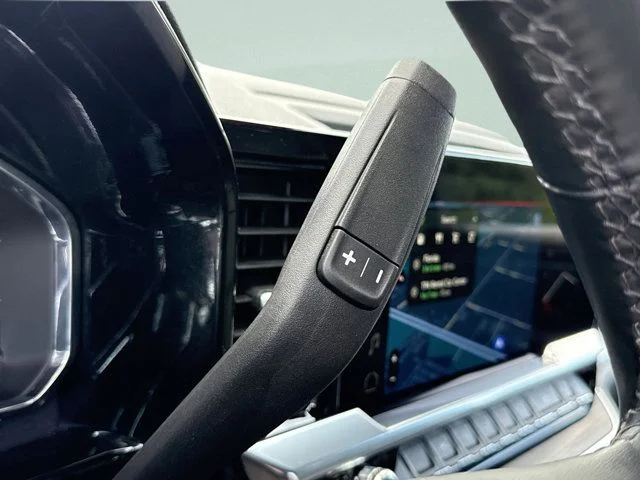 Used 2025 Silver GMC SLT image 28