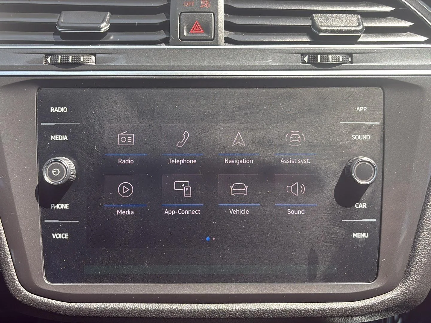 Used 2023  Volkswagen SE image 22