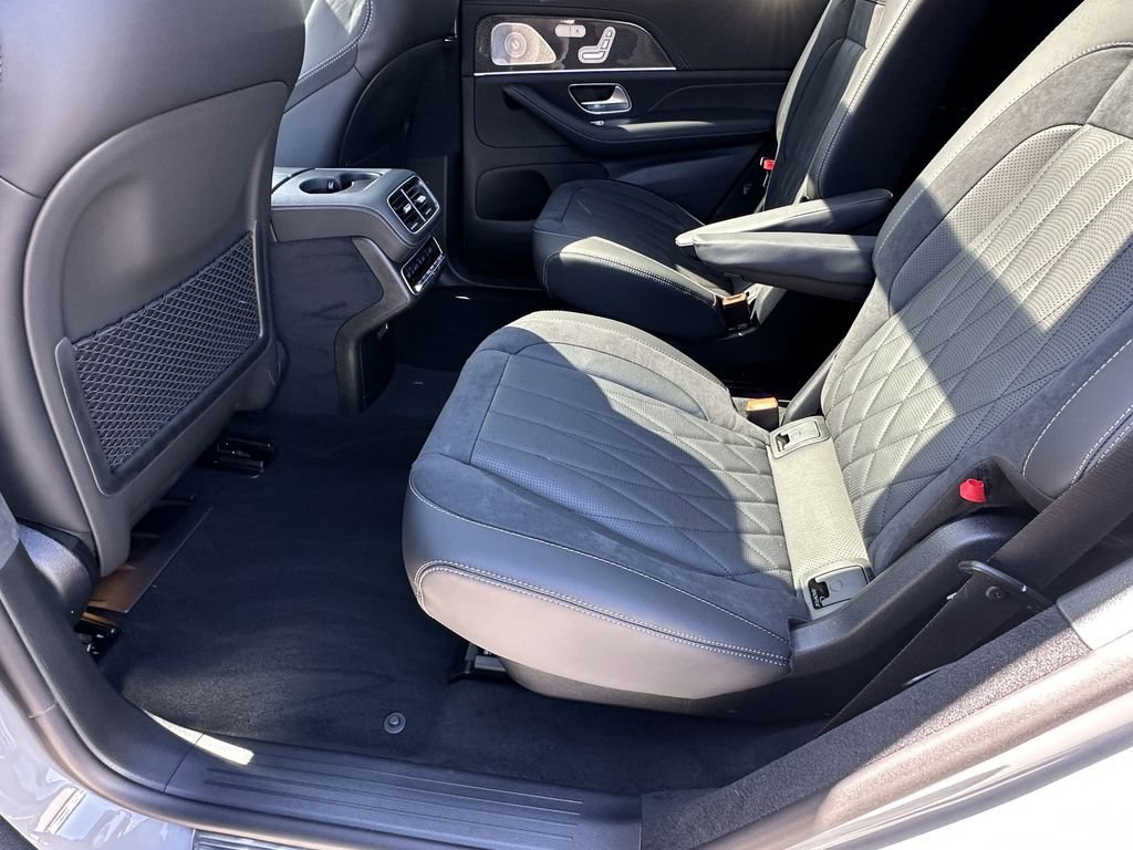 New 2026 MANUFAKTUR Alpine Grey Mercedes-Benz AMG® GLS 63 image 26