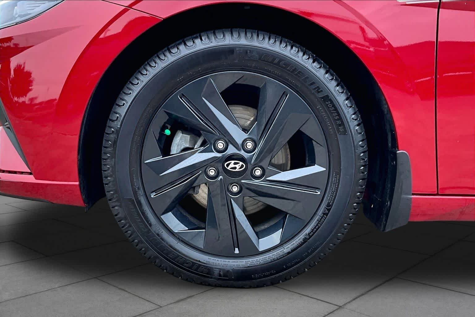 Used 2022 Scarlet Red Pearl Hyundai SEL image 11