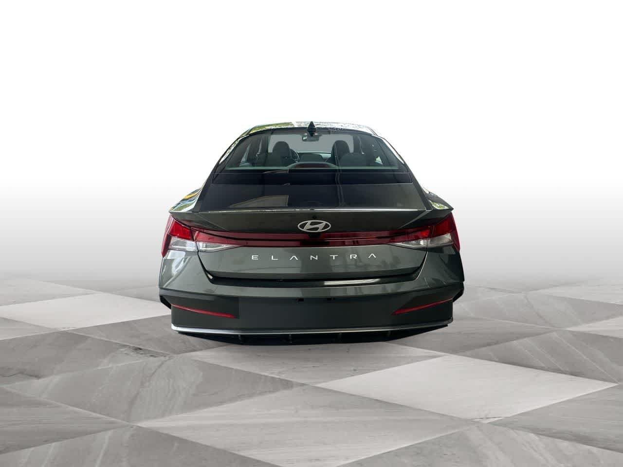 Certified Used 2025 Amazon Gray Hyundai SE image 7