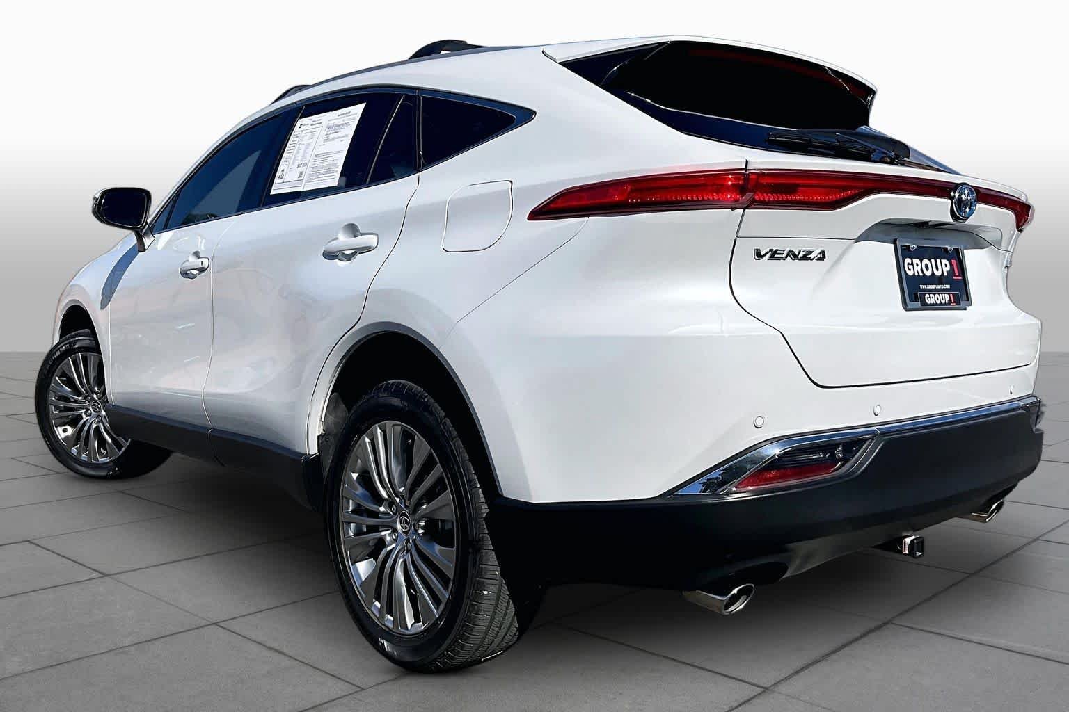 Used 2023 Wind Chill Pearl Toyota Limited image 12