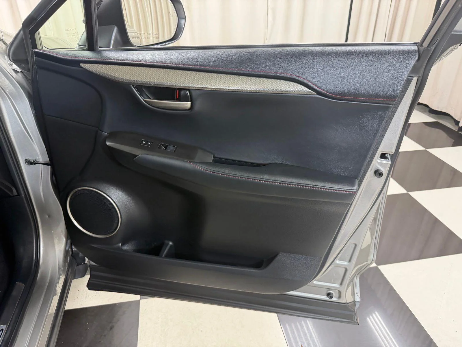 Used 2015 Atomic Silver Lexus F Sport image 30