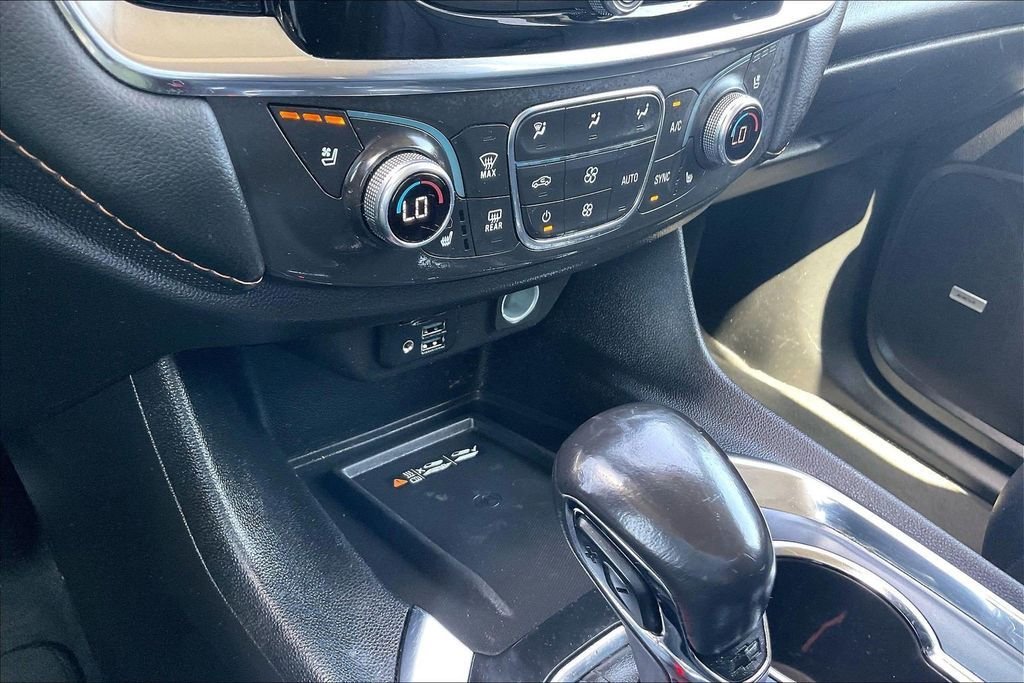 Used 2021 Beige Chevrolet Premier image 22