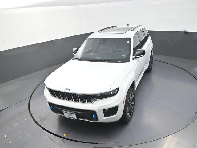 Used 2023 White Jeep Overland 4xe image 13