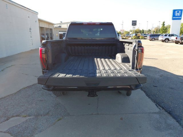 Used 2026 Titanium Rush Metallic GMC AT4 image 34