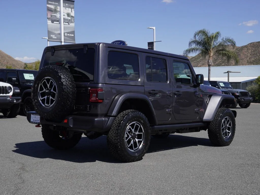 New 2026 Granite Crystal Metallic Clear-Coat Exterior Paint Jeep Rubicon image 3