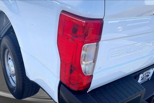 Used 2022 Oxford White Ford XL image 29