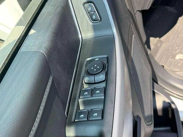 New 2026 Oxford White Ford XLT image 19