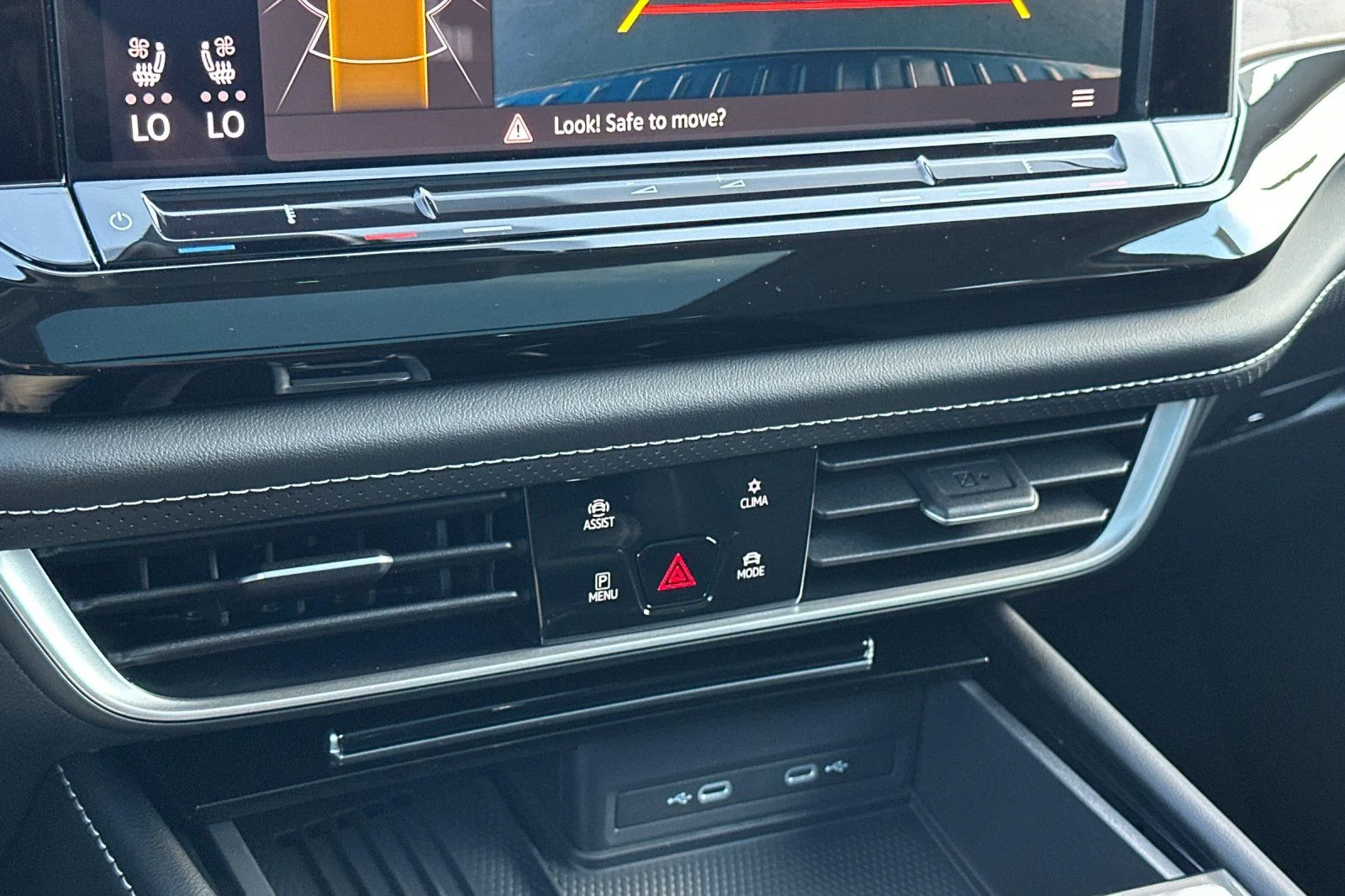 New 2026 Silver Volkswagen 2.0T SE w/Technology image 19