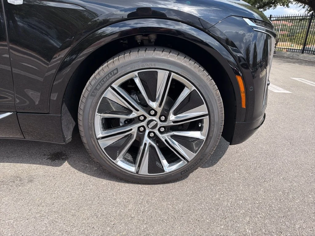 2027 Cadillac LYRIQ Signature Luxury - Photo 13