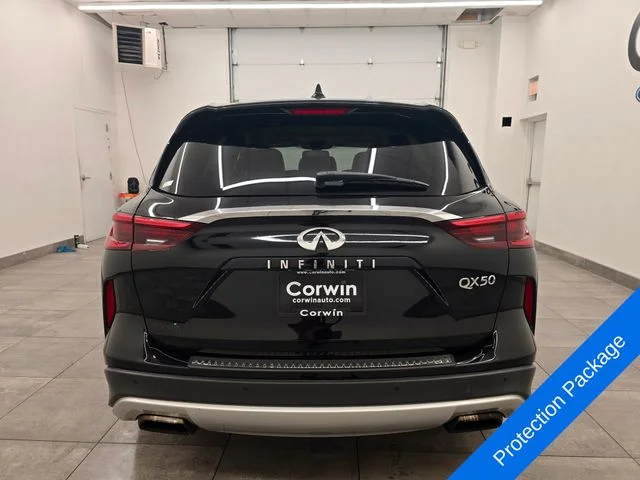 Used 2019 Black INFINITI ESSENTIAL image 4