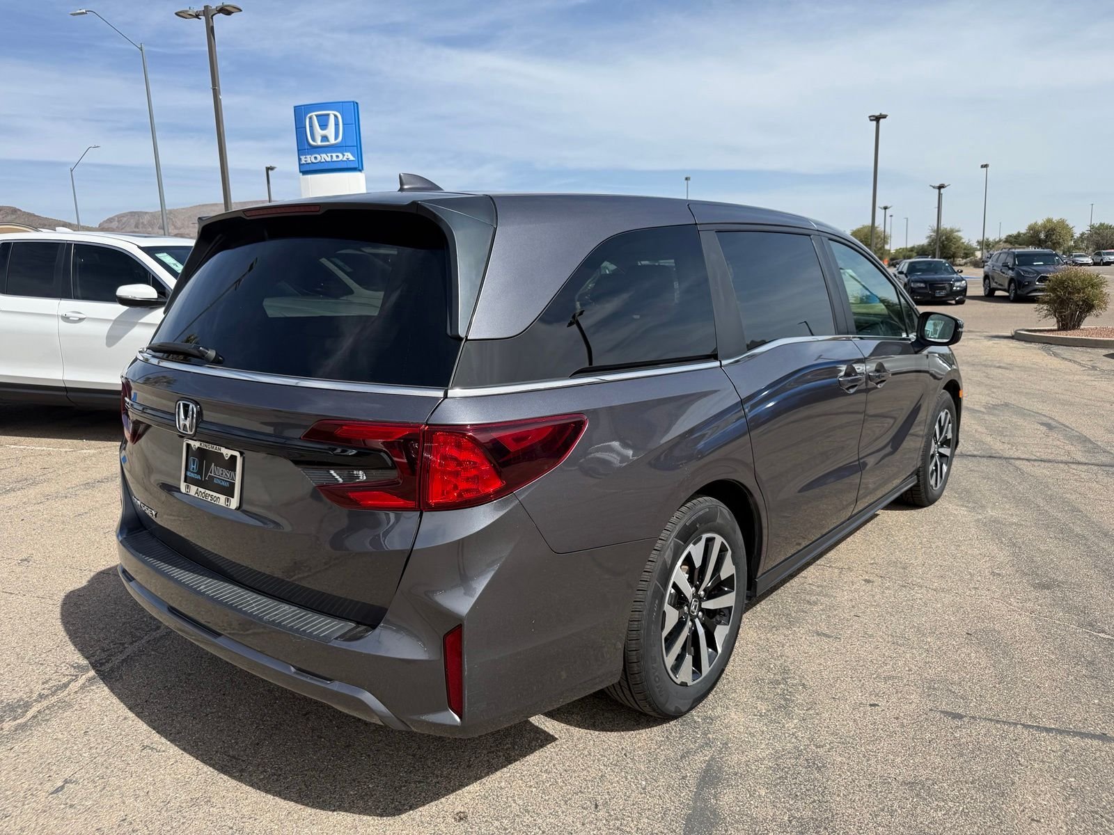 Used 2025 Solar Silver Metallic Honda EX-L image 5