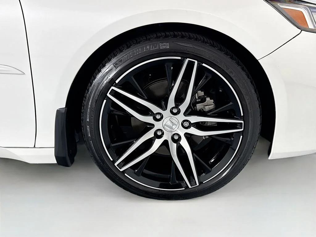 Certified Used 2022 White Honda Touring 2.0T image 32