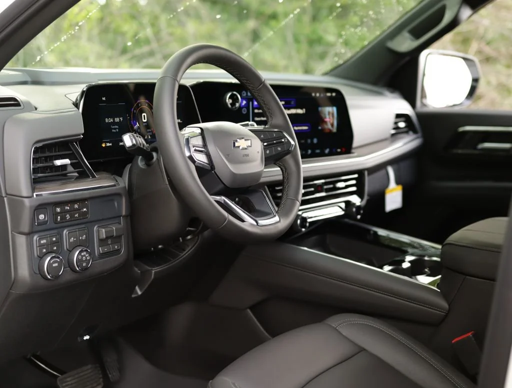 2026 Chevrolet Suburban LT - Photo 9