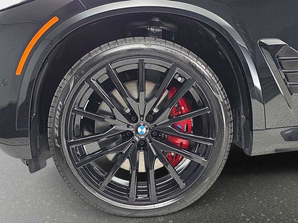 New 2026 Black Sapphire Metallic BMW M60i image 32