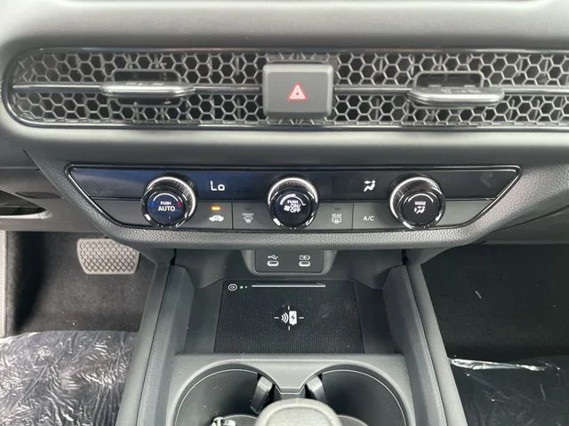 New 2027 Platinum White Pearl Honda LX image 18
