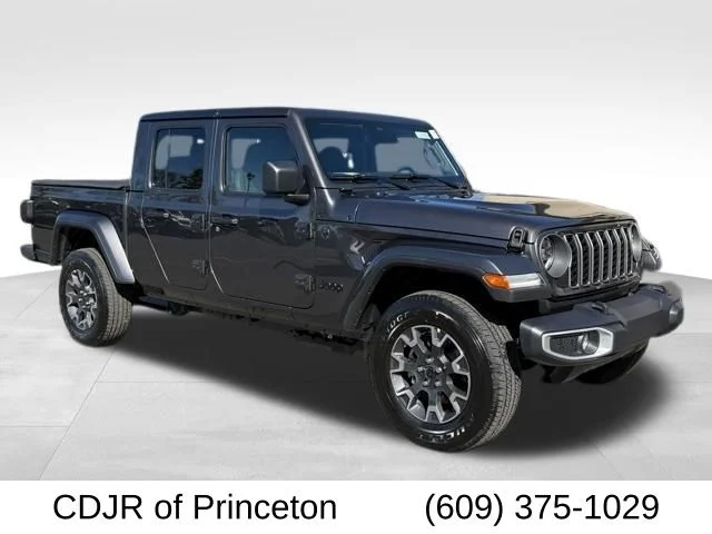 2026 Jeep Gladiator Sahara Auto's photo