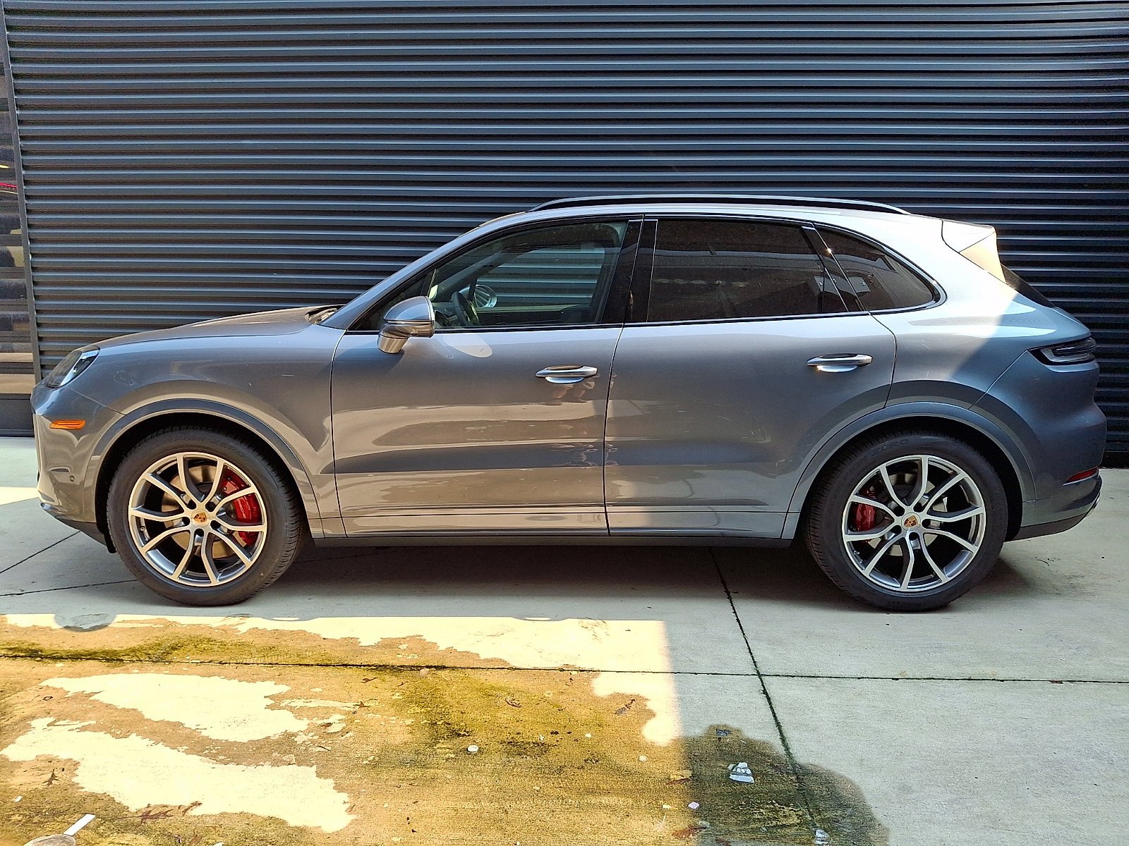 New 2026 Vanadium Grey Metallic Porsche S image 2