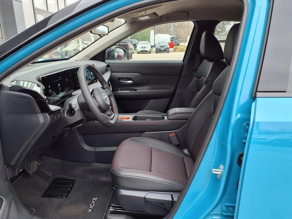 New 2026 Arctic Ice Blue Metallic / Super Black Two-tone Nissan SR image 10