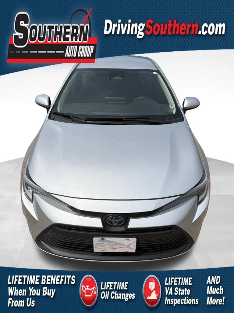 Used 2025 Silver Toyota LE image 1