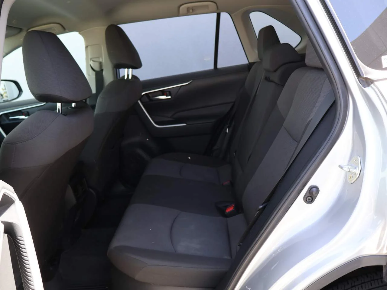Used 2025 Silver Sky Metallic Toyota XLE image 10