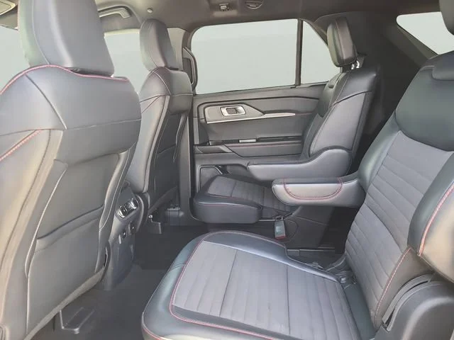 Used 2025 Gray Ford ST-Line image 7