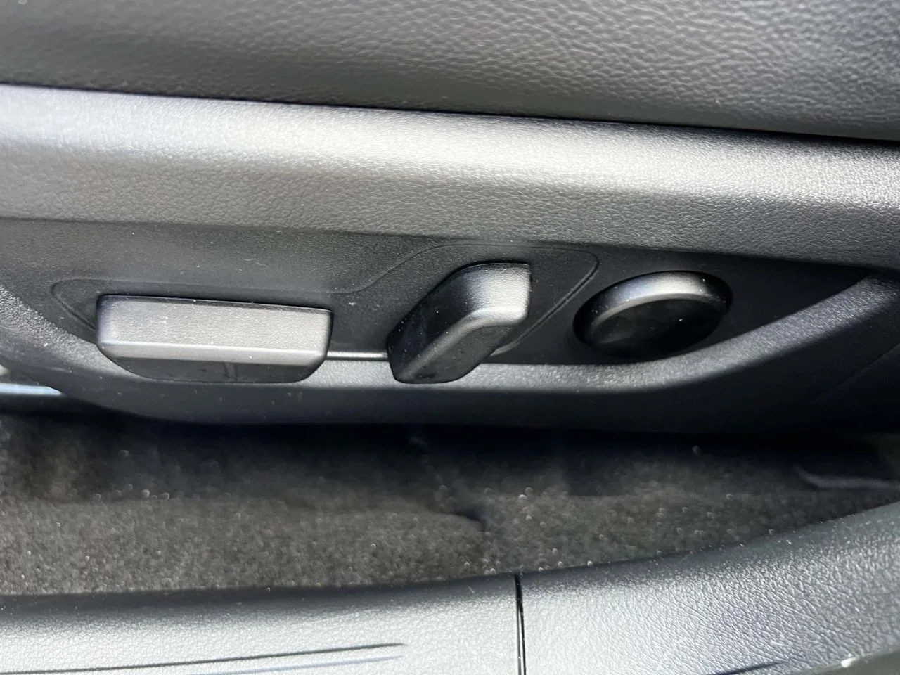Certified Used 2024 Wind Chill Pearl Mazda 2.5 S Premium image 32