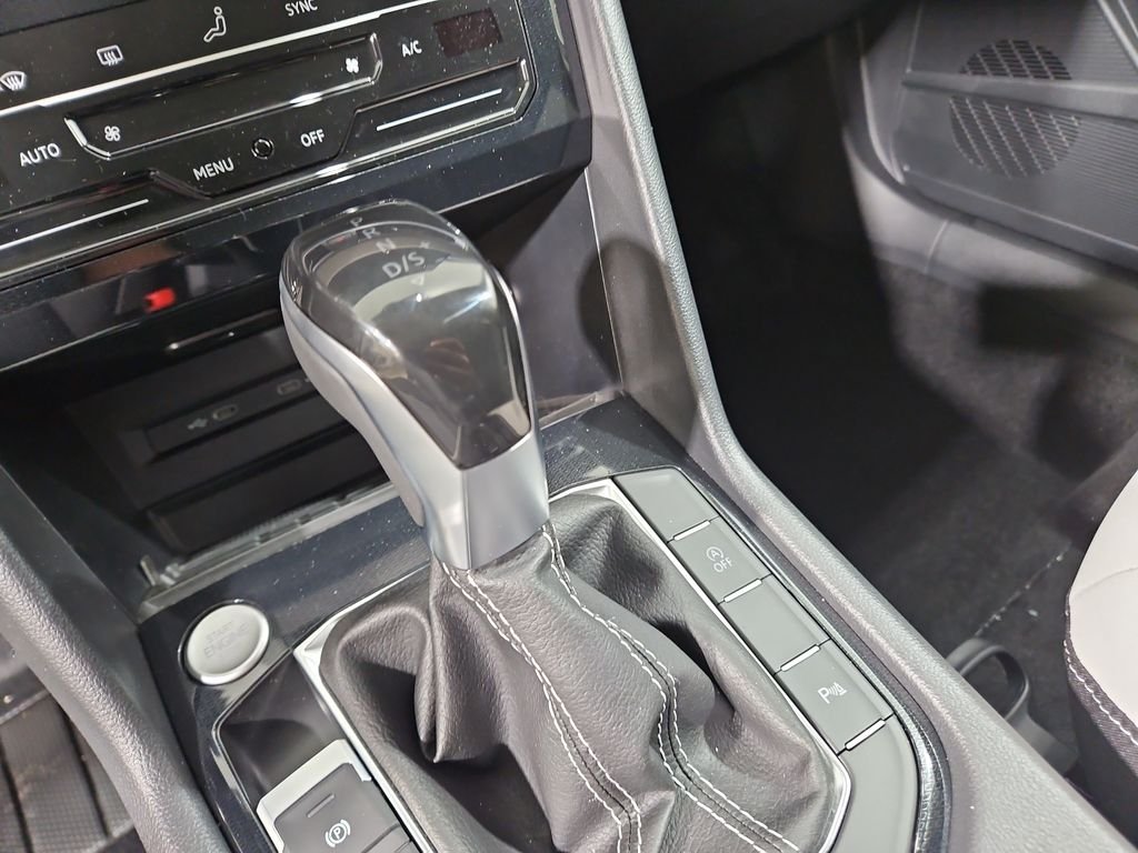 New 2026 White Volkswagen 1.5T SE image 22