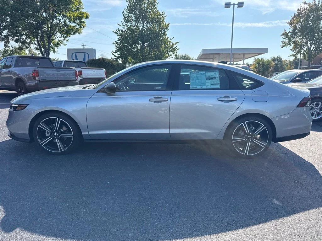 New 2026 Solar Silver Metallic Honda SE image 6