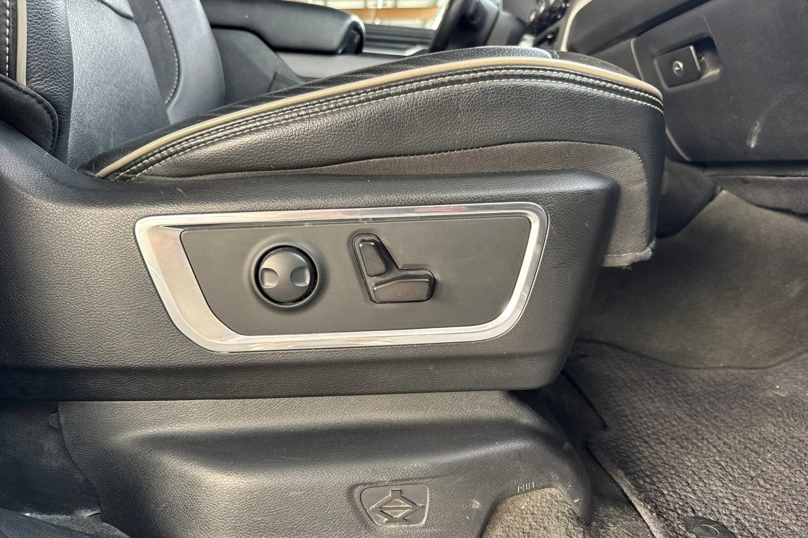 2024 RAM Ram 1500 Pickup Laramie - Photo 25