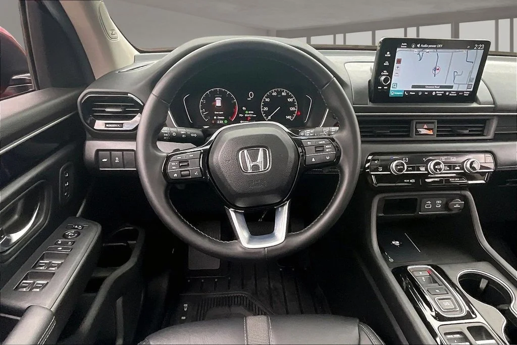 Used 2025 Red Honda Touring image 8