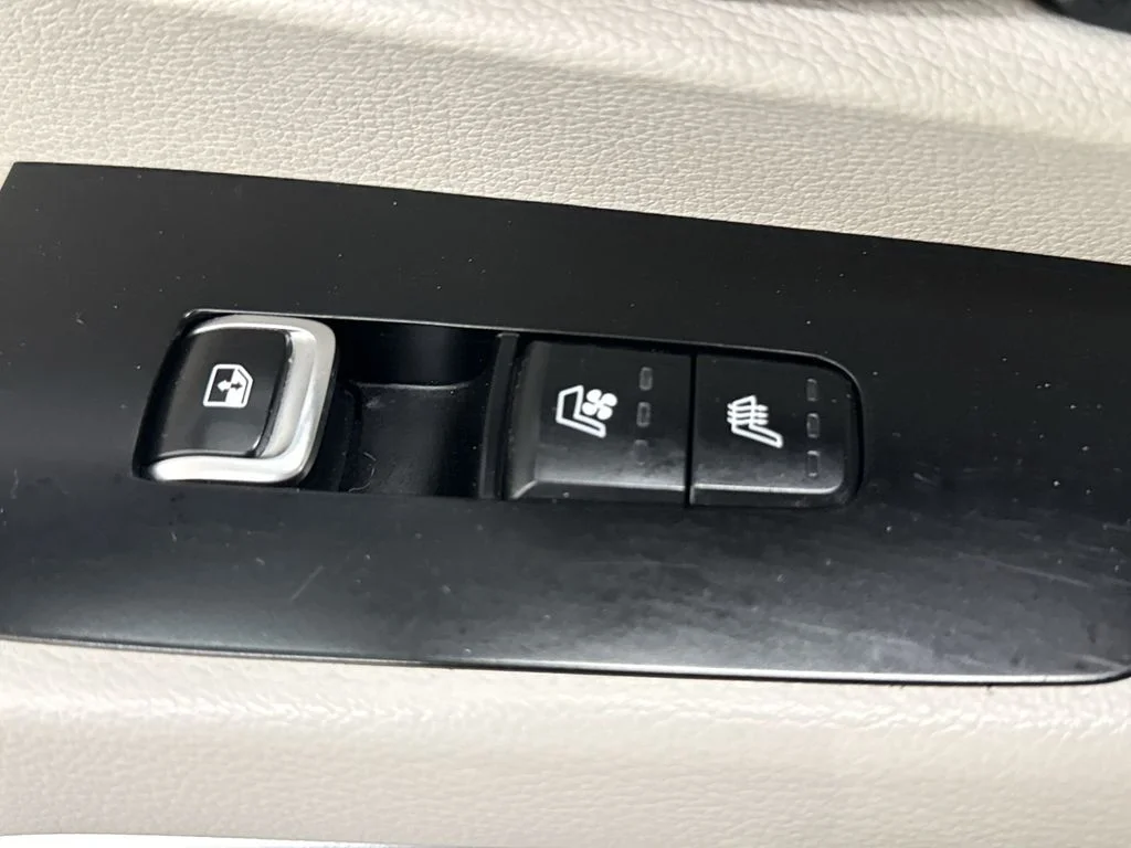 Used 2022 Grey Kia SX image 33