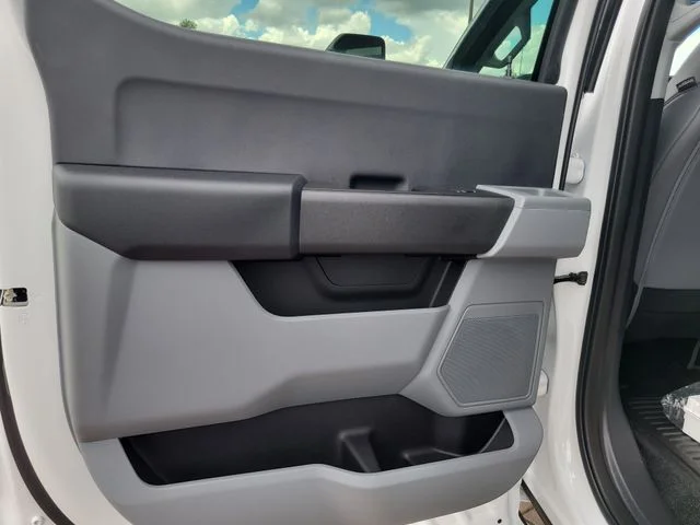 New 2026 Oxford White Ford XL image 12