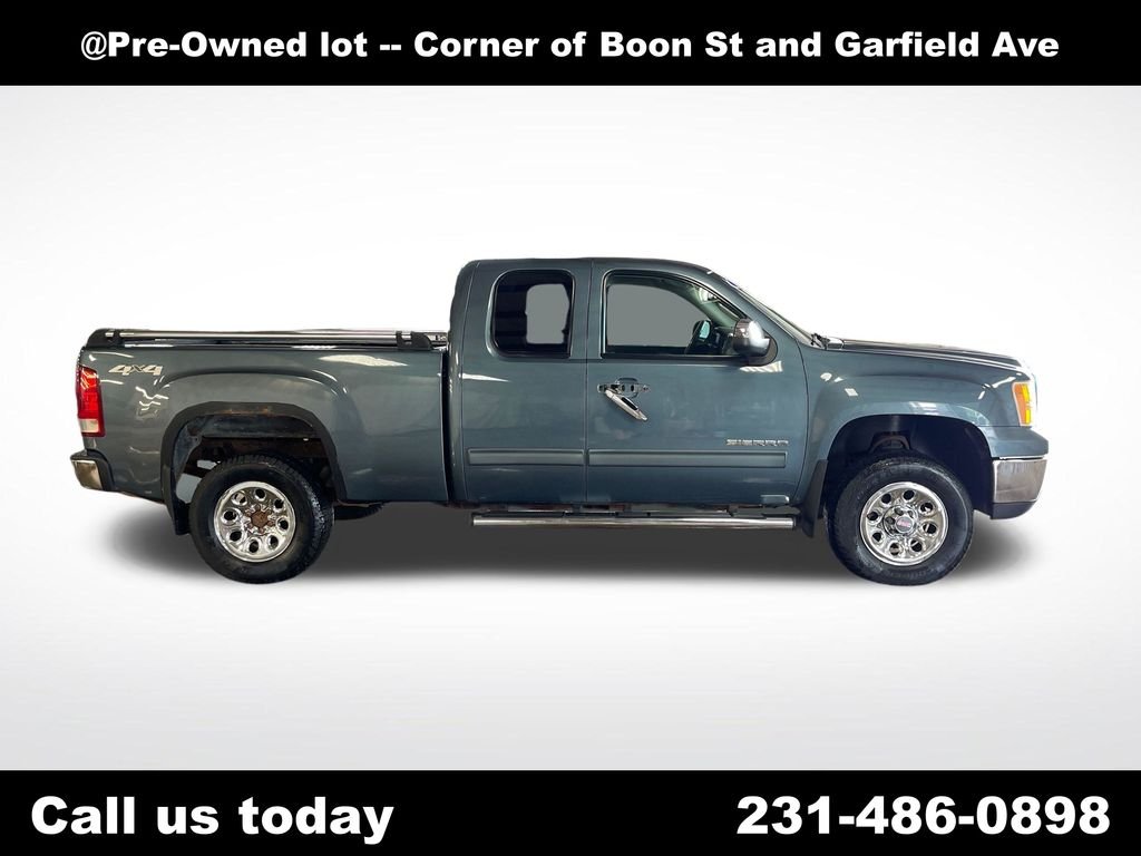 Used 2010  GMC SL image 6