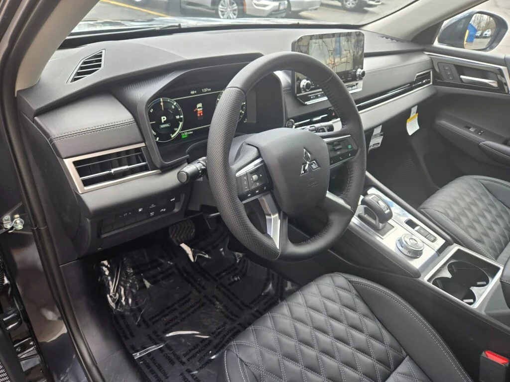 2025 Mitsubishi Outlander Plug-in Hybrid SEL - Photo 20